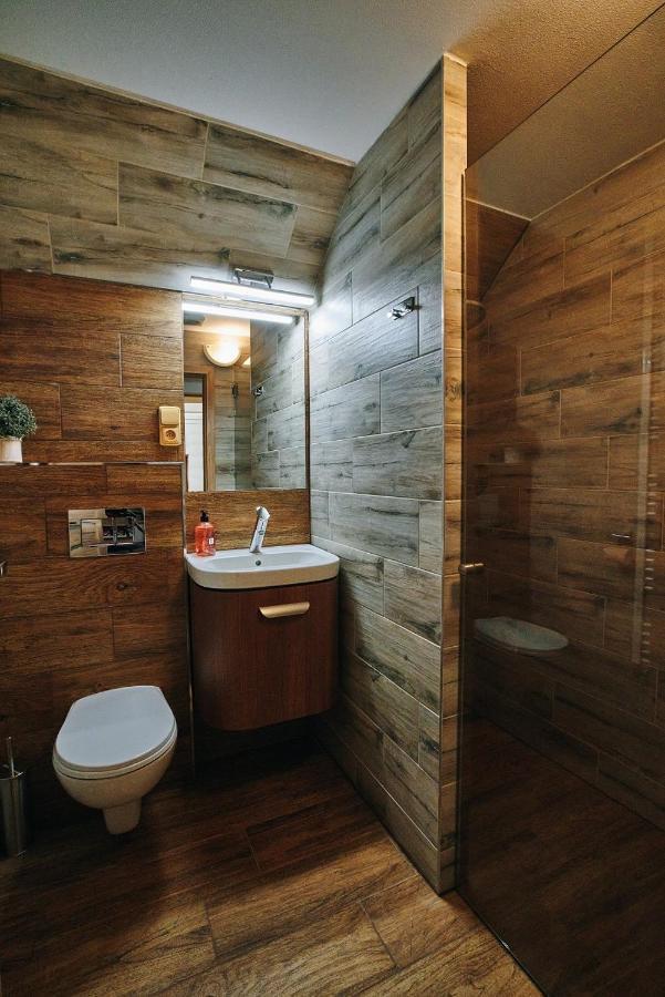 Garage Apartment Harrachov